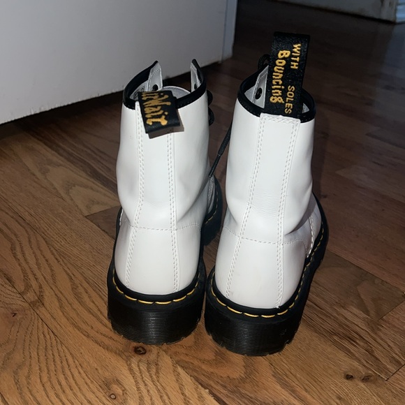 Dr. Martens Smooth Leather Lace Up Boots Women’s Size 8/Mens size 7 - Picture 6 of 8